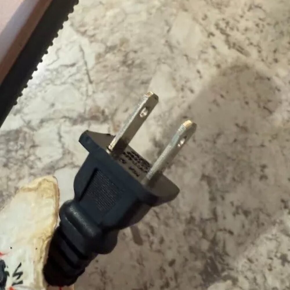 Ion Luxe Coconut Infused Ceramic Flat Iron 1 Inch with Cord - No Box - Picture 6 of 10